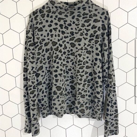Sundry Gray Leopard Print Long Sleeve Funnel Neck Top SIZE SMALL - Picture 4 of 8